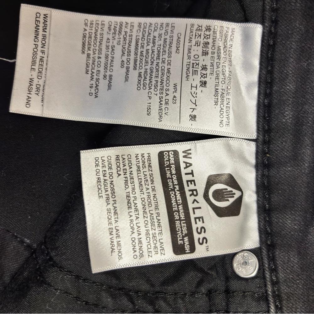 Levi's Women's 711 Skinny Jeans in Soft Black - Picture 6 of 6